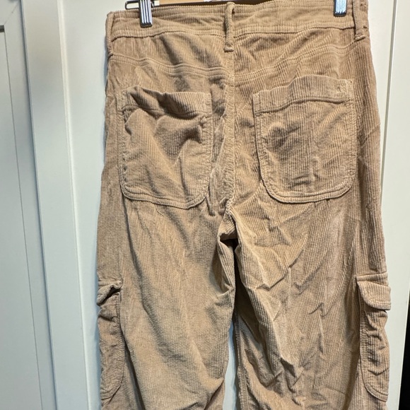 Tan colored corduroy cargo pants - Picture 4 of 5